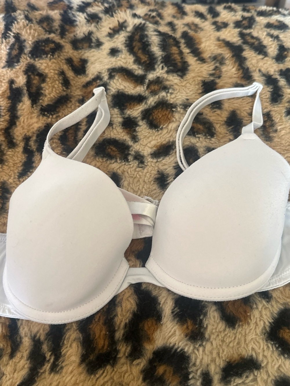 PINK Victoria's Secret Light White Molded T-Shirt Bra
